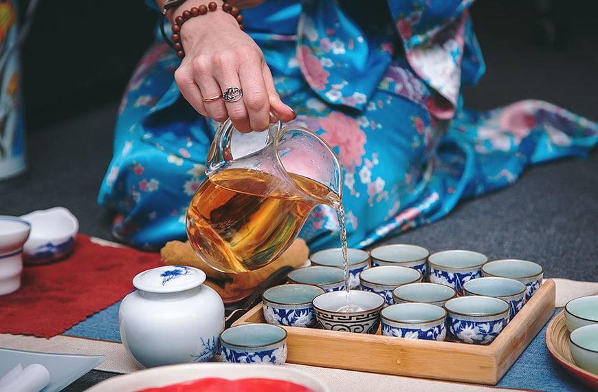 Pitje čaja: zgodovina čajnih obredov