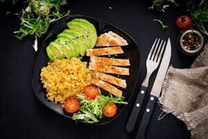 Kaj je lahka hrana, piščanec, leča, avokado, zelenje