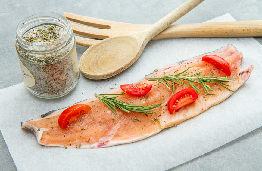 Kako pripraviti file rdeče postrvi - v ponvi, na žaru, v pečici